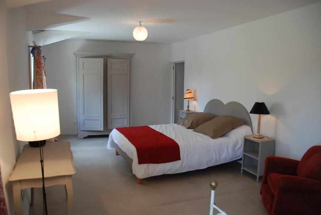 Le Domaine Saint Jean Bed & Breakfast Room photo